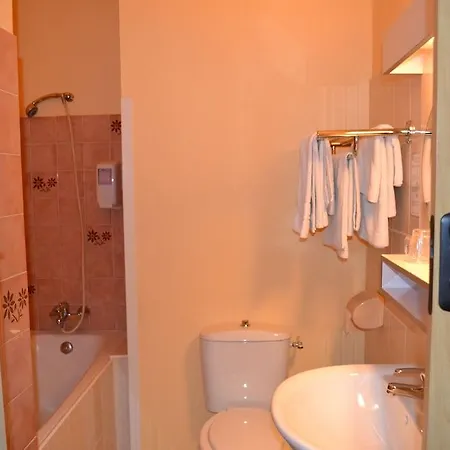 Le Bretagne Hotel 2*