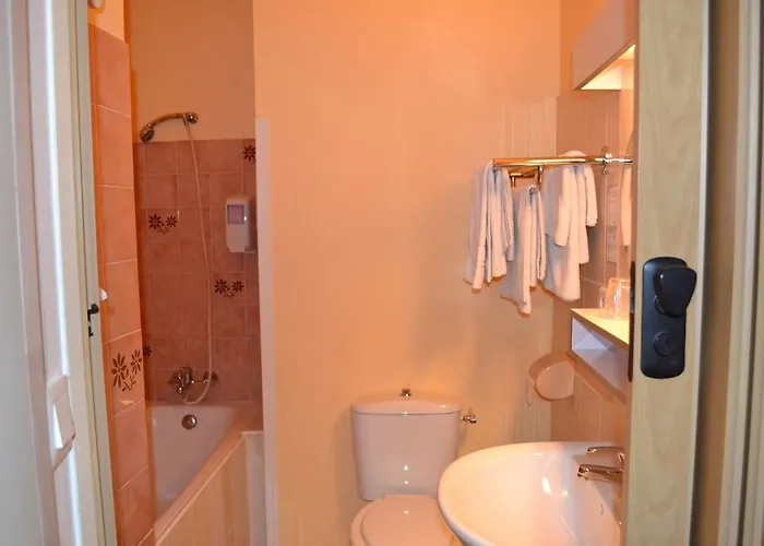 Le Bretagne Hotel 2*