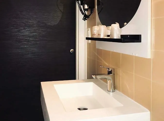 Hotel Le Bretagne 2*